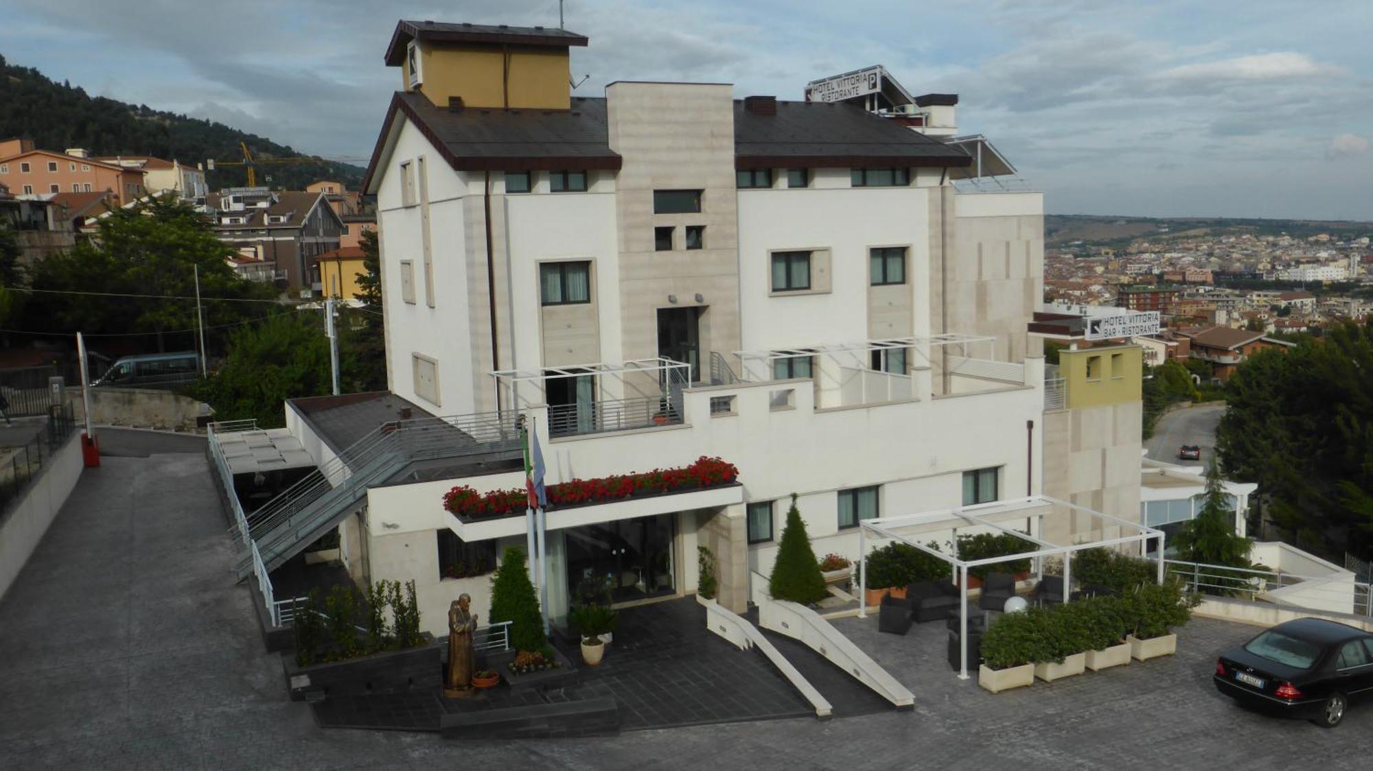 Hotel Vittoria San Giovanni Rotondo Ngoại thất bức ảnh