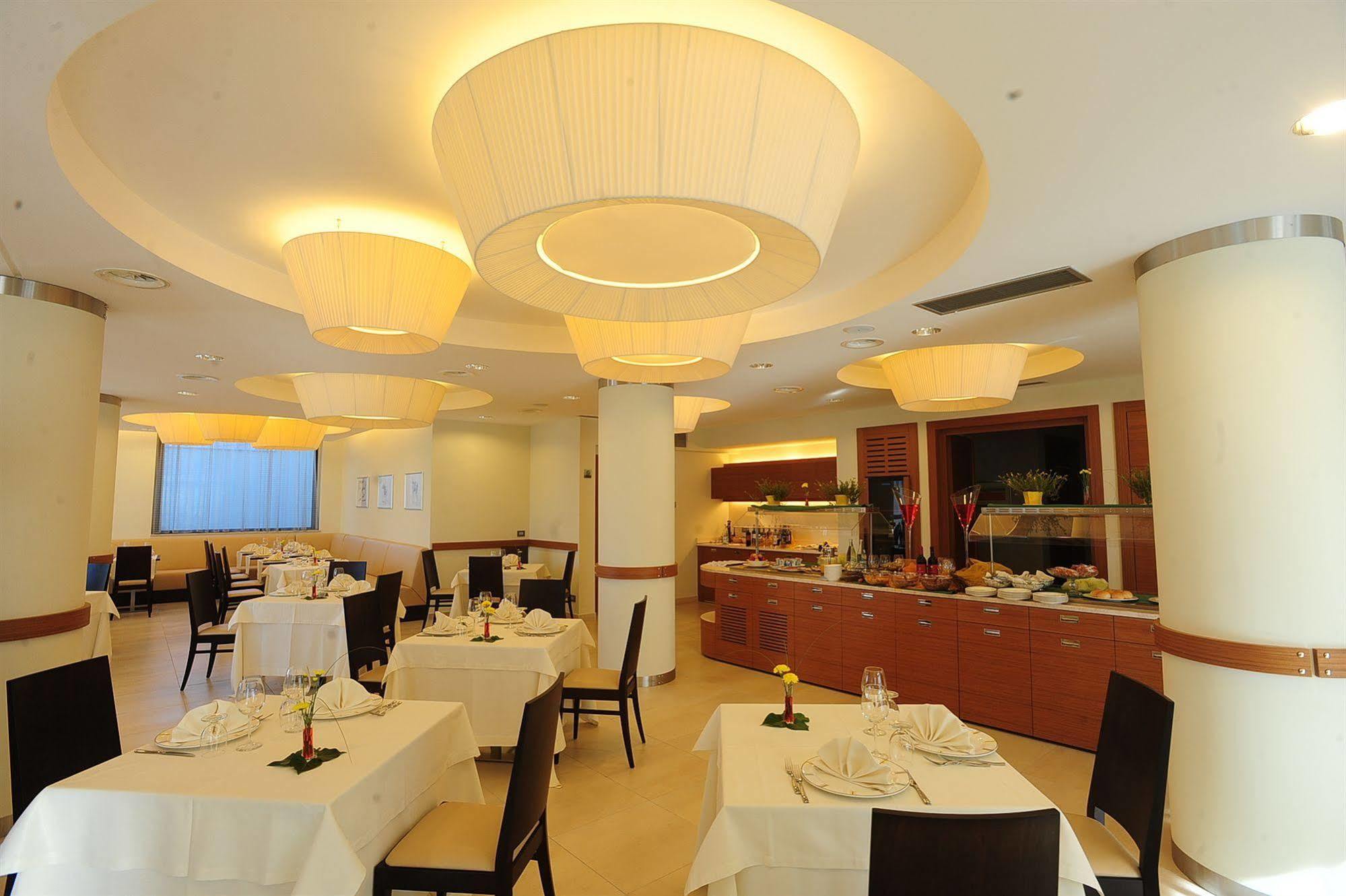 Hotel Vittoria San Giovanni Rotondo Ngoại thất bức ảnh